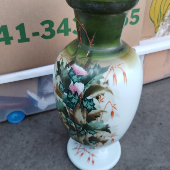 Vases - Picture 2 of 4
